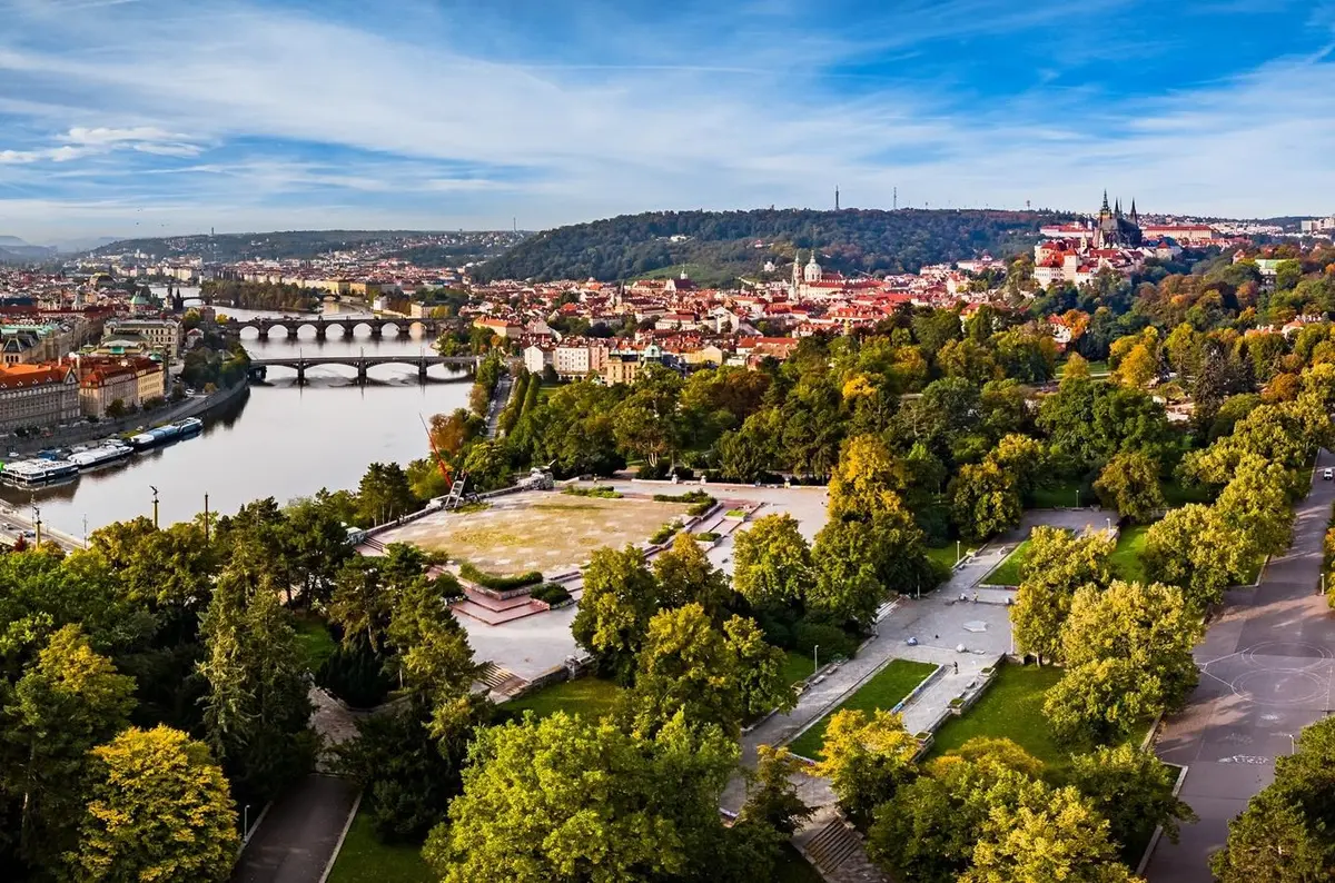 Letná ve Holešovice